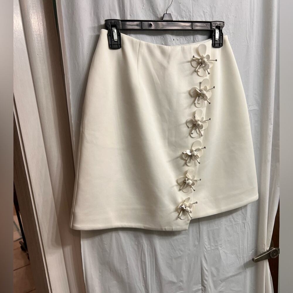 Ted baker white Kenndal 3d embellished wrap mini skirt bridal size 1uk 4us